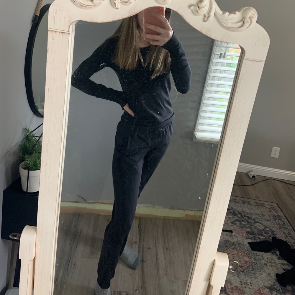 🍋LULULEMON BLACK ON THE FLY JOGGERS🍋